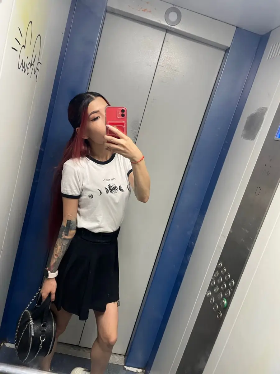 Adele escort in Paris