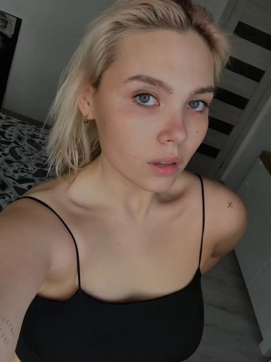 Aglaya escort in Paris