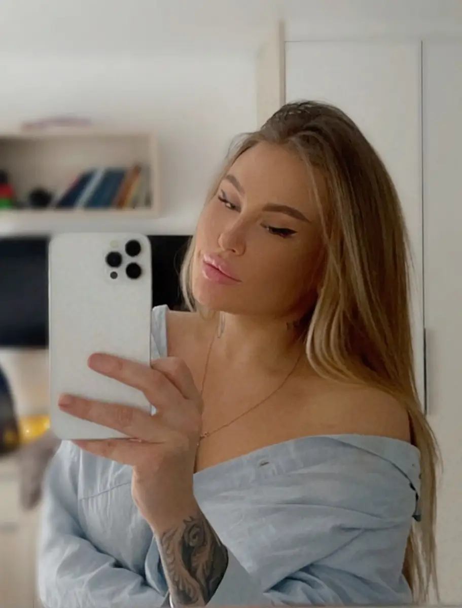 Alina escort in Paris