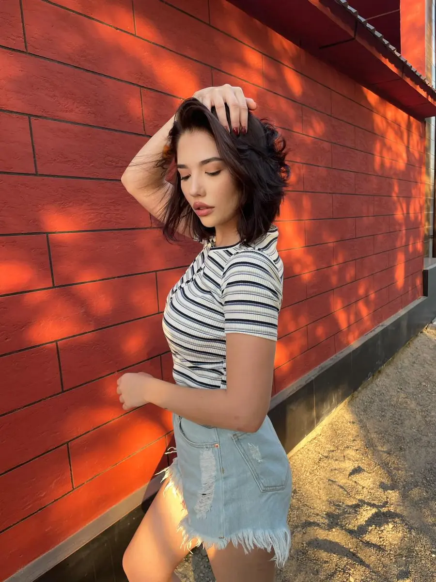 Alya escort in Paris
