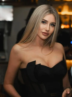Amelia escort in Paris