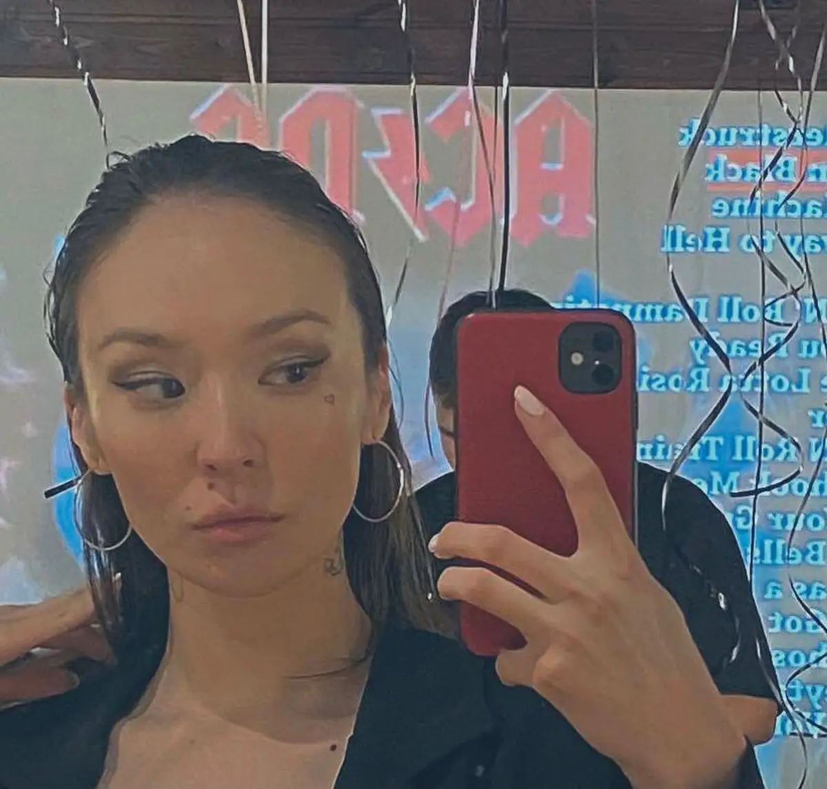 Amina escort in Paris