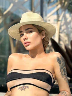 Angela escort in Paris