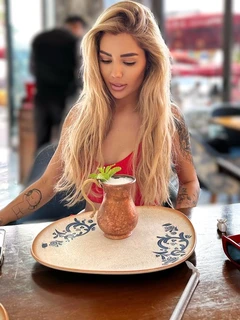 Angela escort in Paris