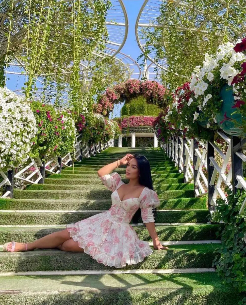  Anika escort in Paris