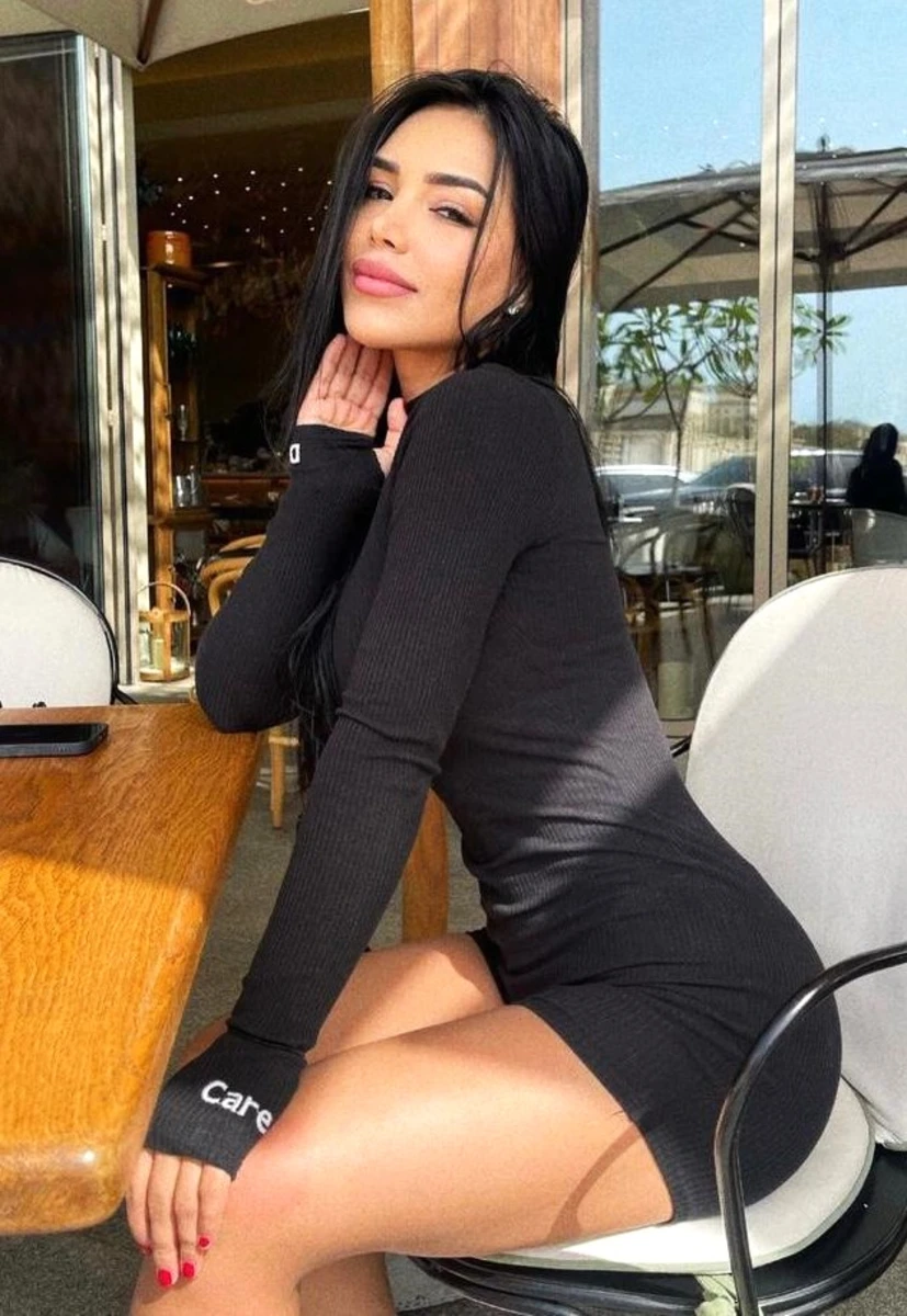  Anika escort in Paris