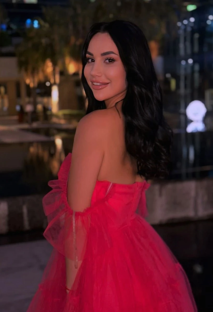Anna escort in Paris