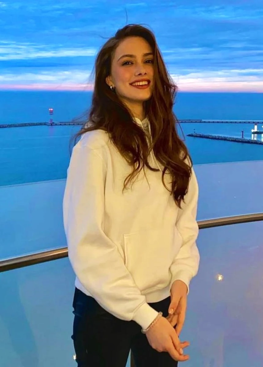 Annet escort in Paris