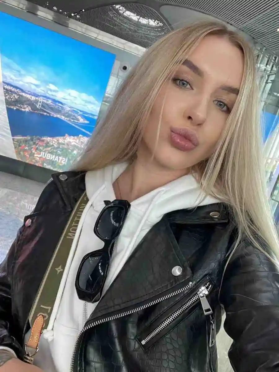 Candy escort in Paris