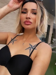  Elisa escort in Paris