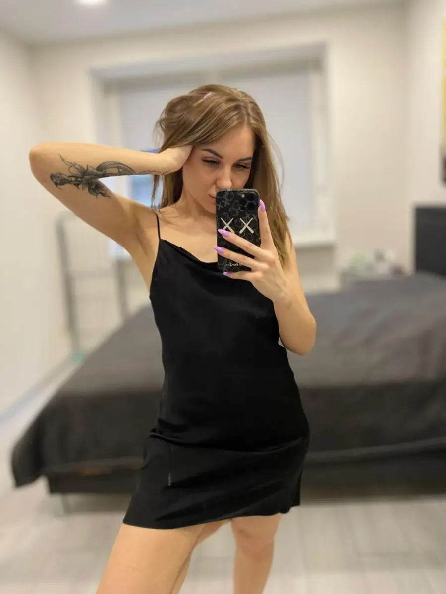 Elza escort in Paris