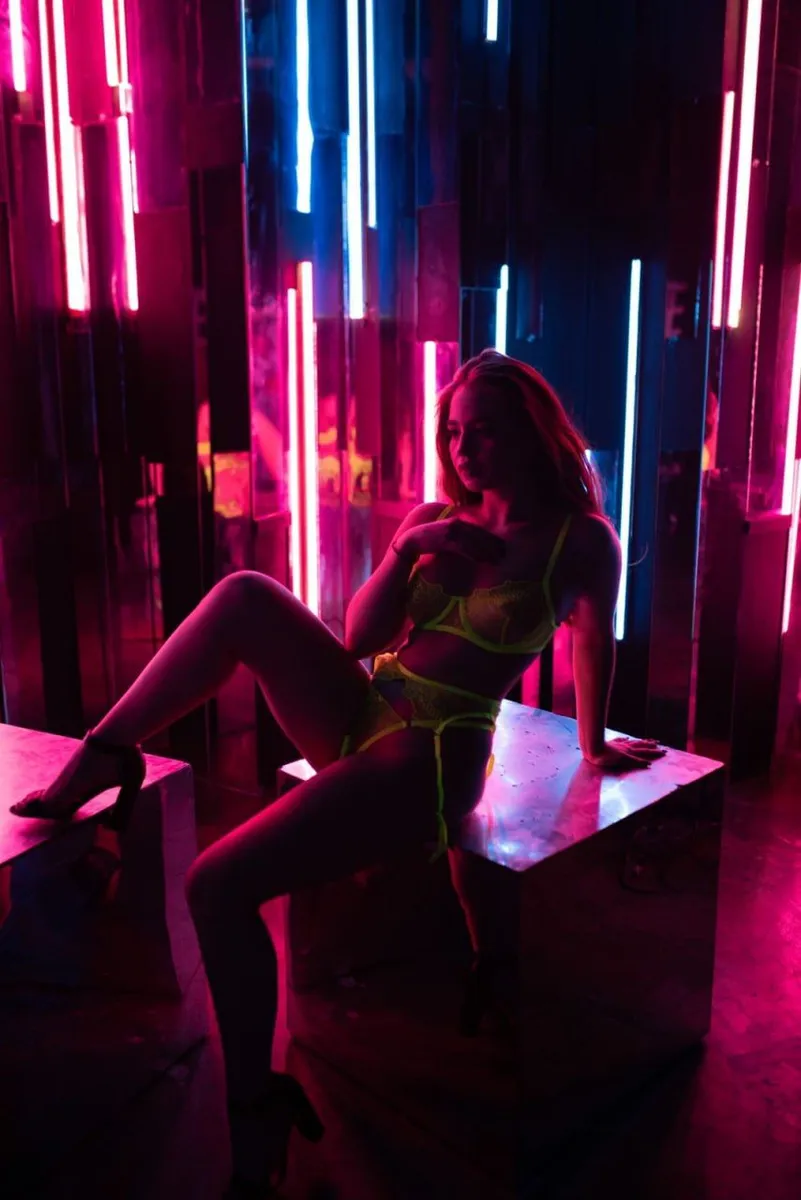 Emily escort in Paris