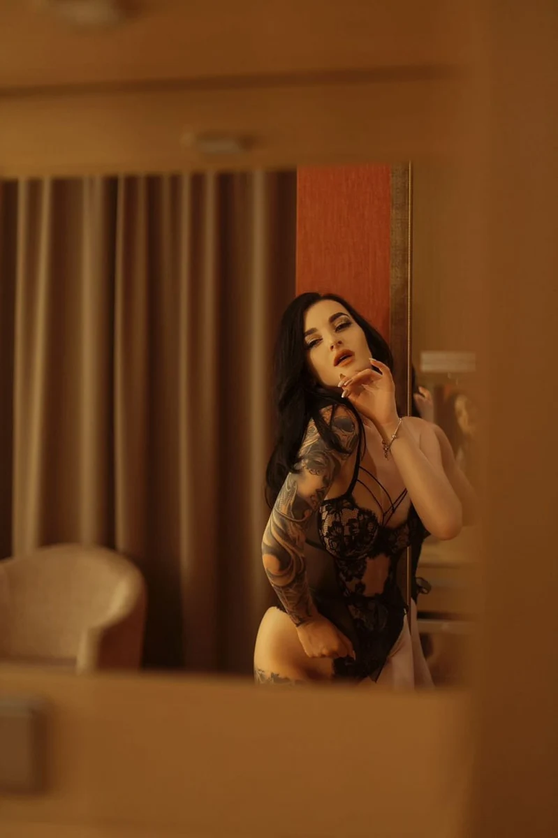 Eva escort in Paris