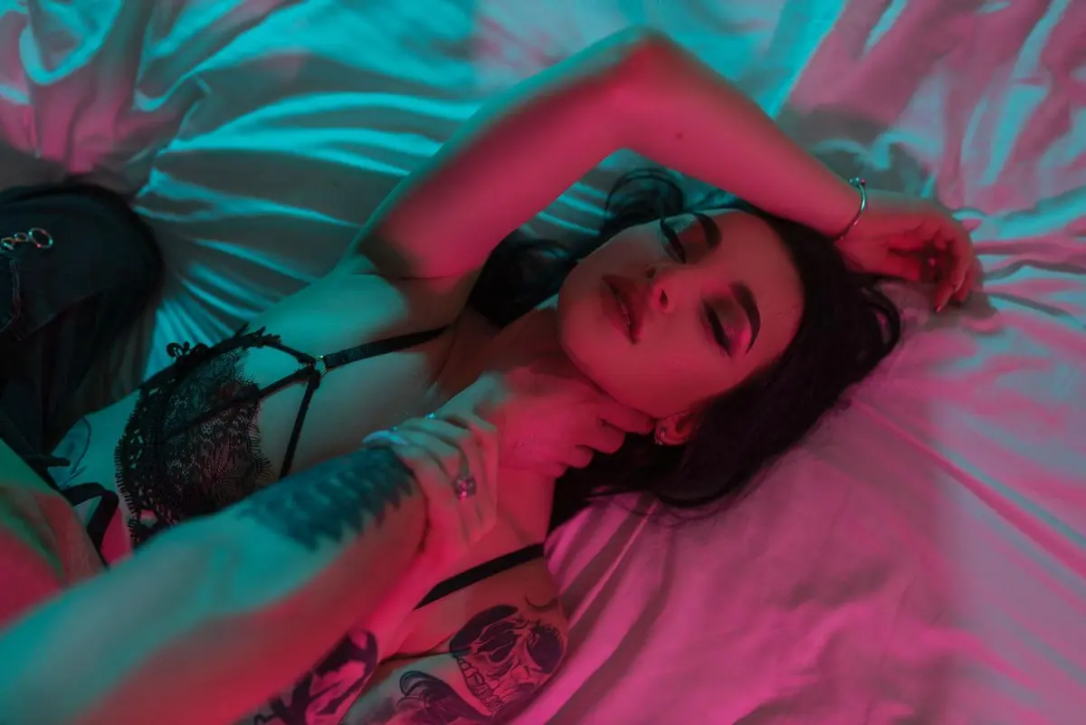 Eva escort in Paris