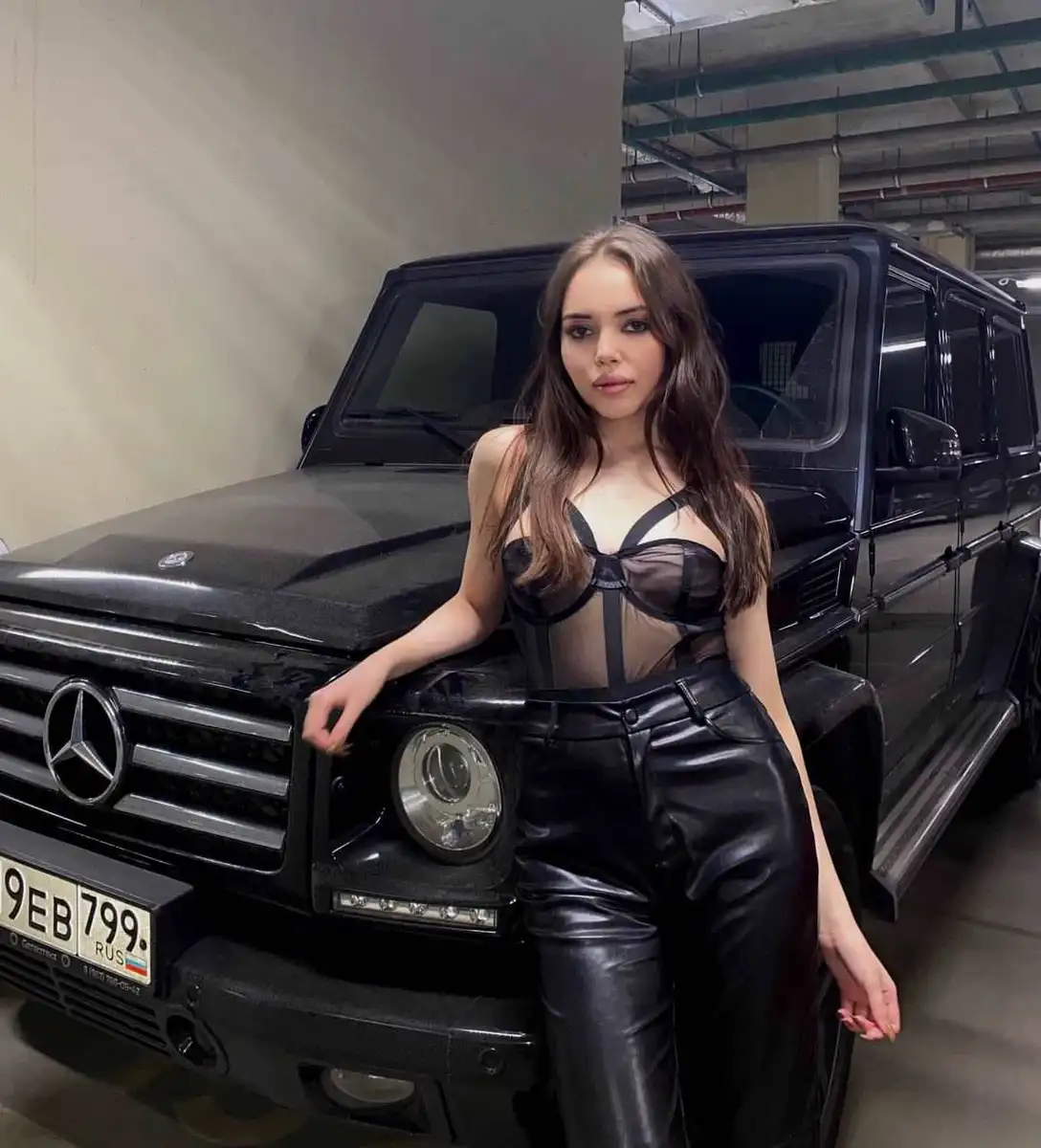 Evva escort in Paris