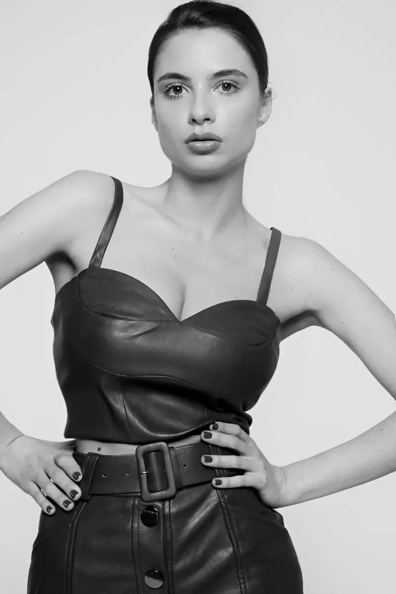 Kaya escort in Paris