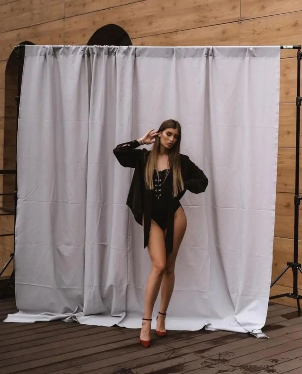 Ksenia escort in Paris