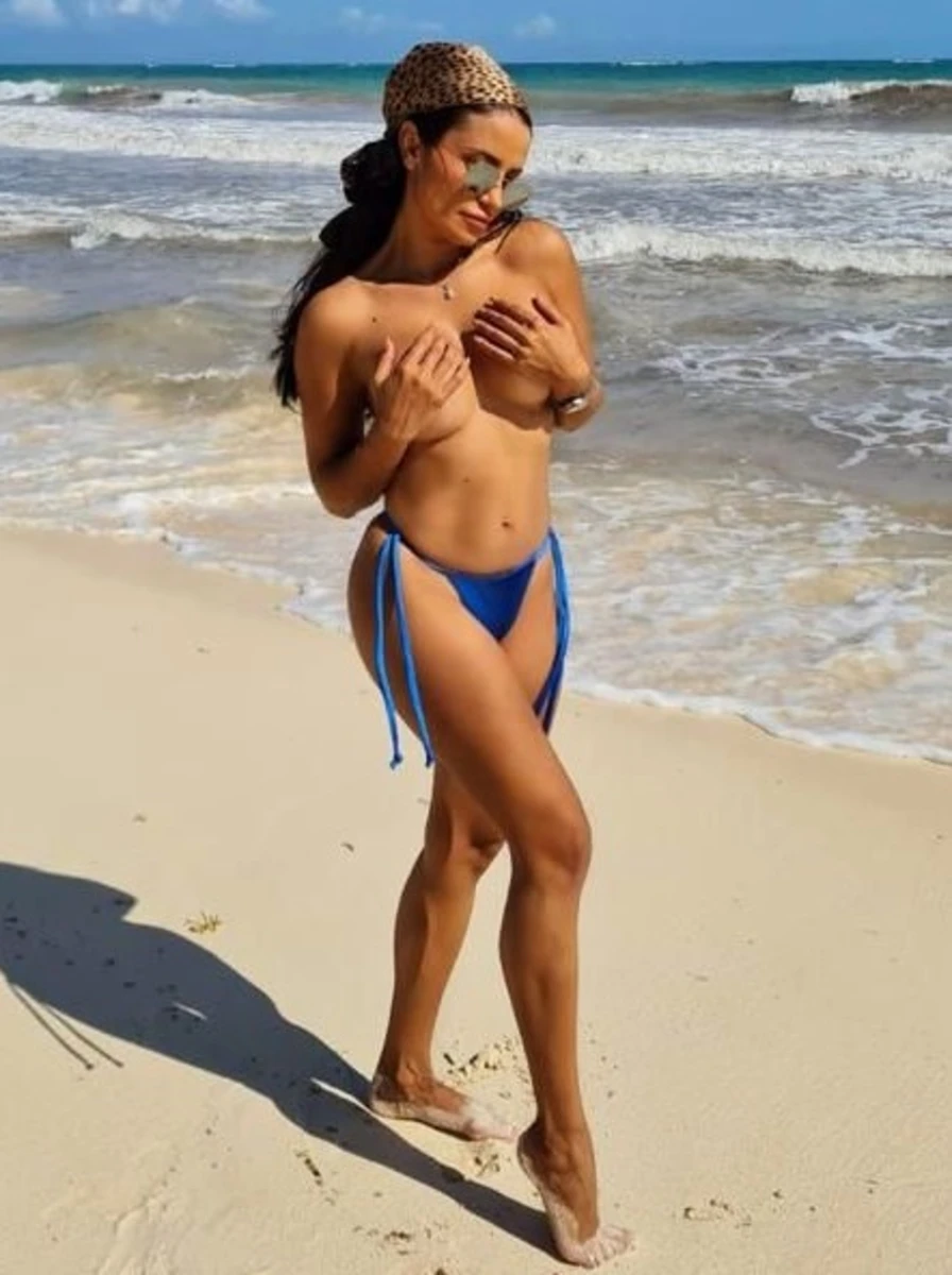 Leyla escort in Paris