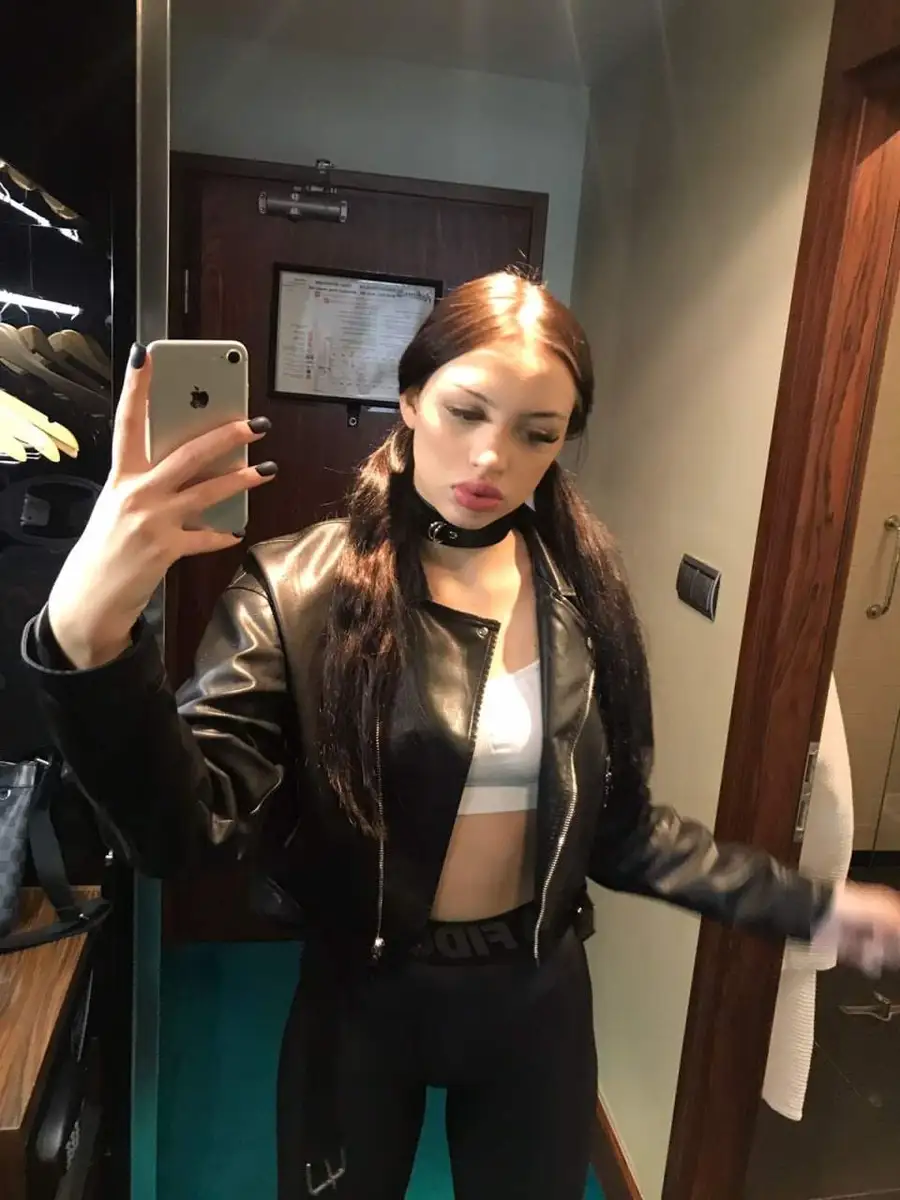 Lucy escort in Paris