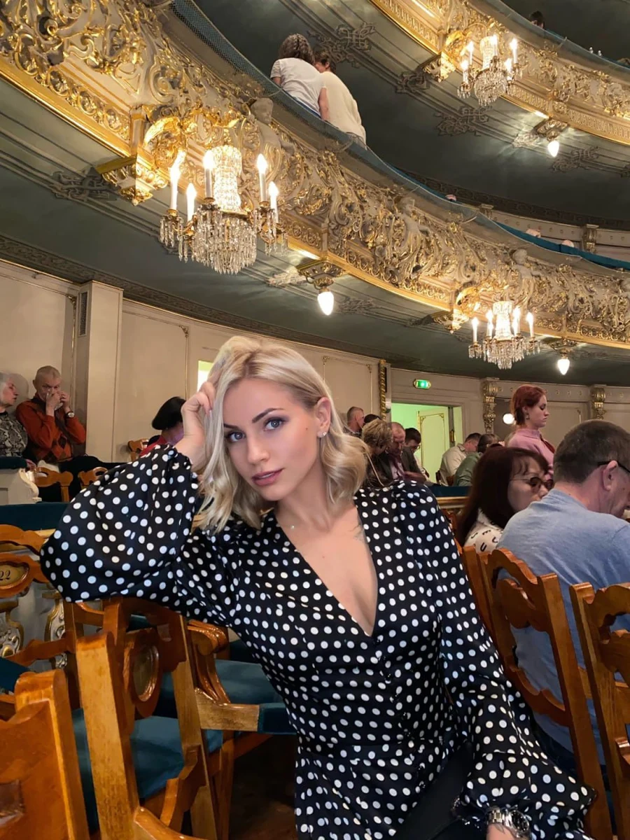 Lyubov escort in Paris