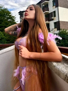 Nika escort in Paris