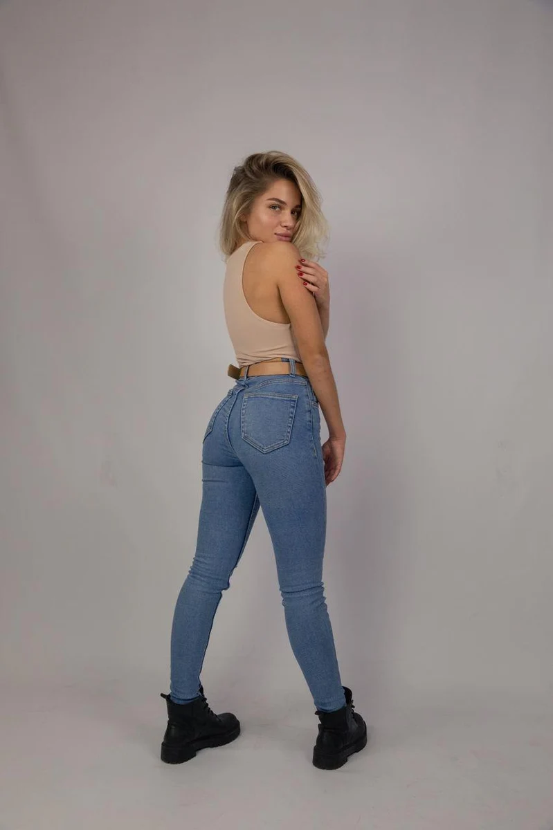 Olivia escort in Paris