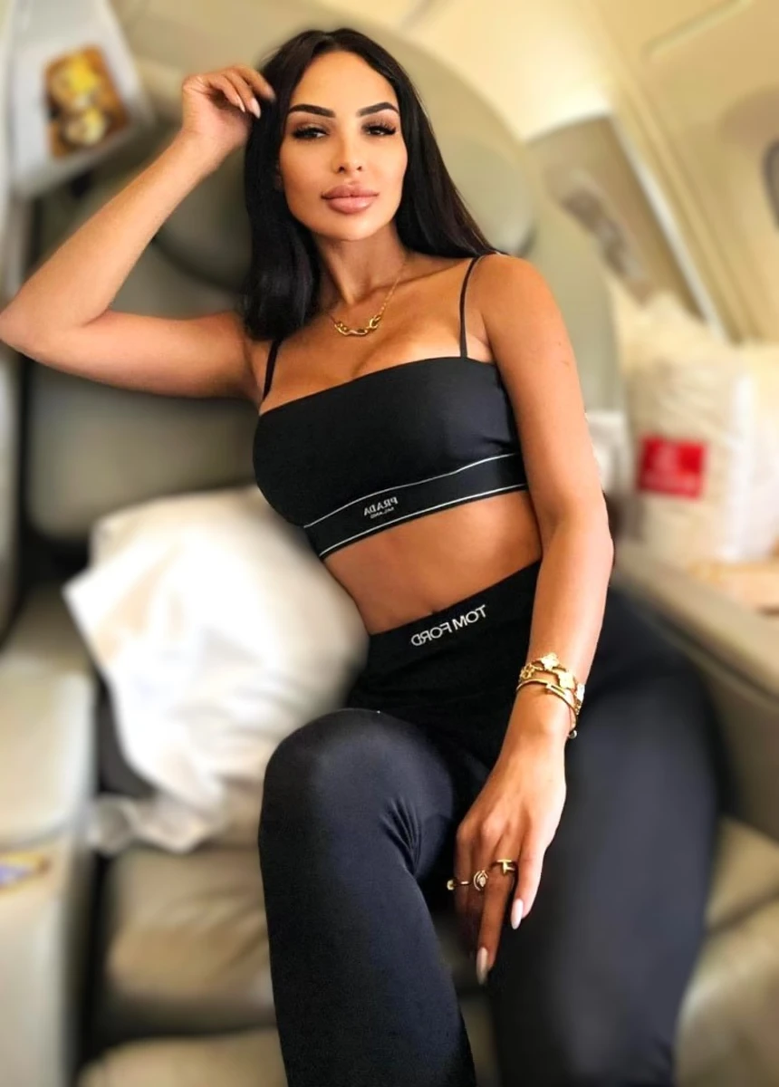 Pamela escort in Paris