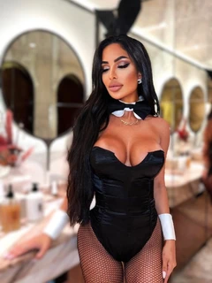 Pamela escort in Paris