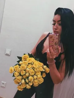 Sofia escort in Paris