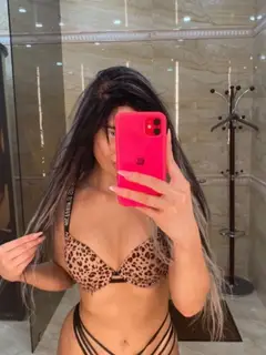 Sofia escort in Paris