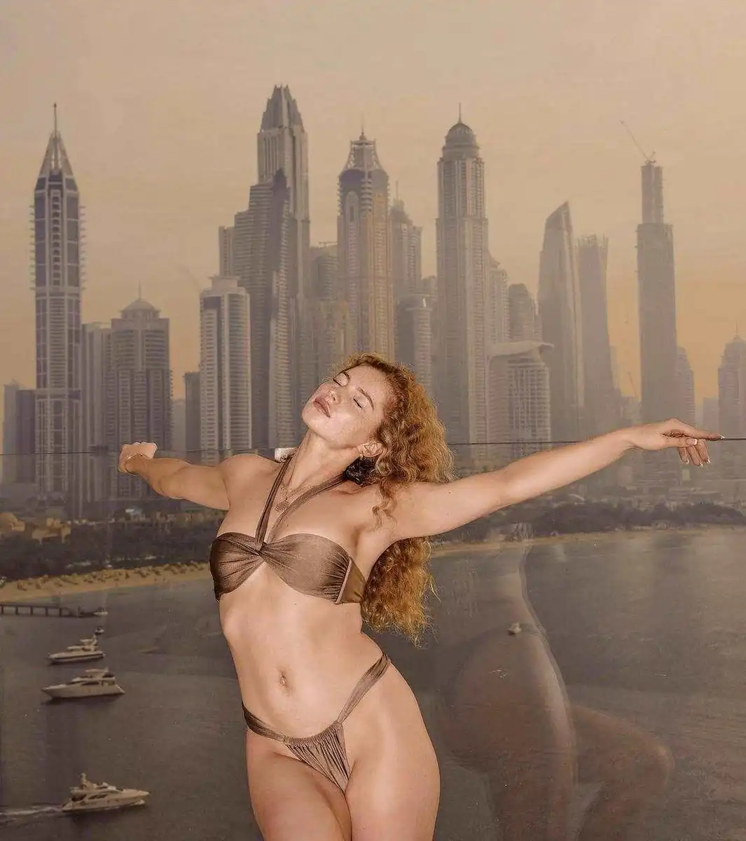 Sonya escort in Paris