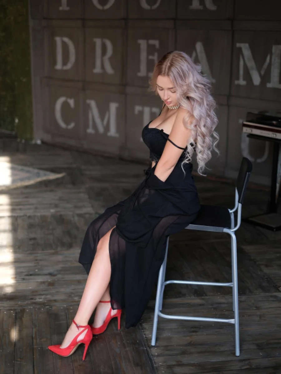 Sveta escort in Paris