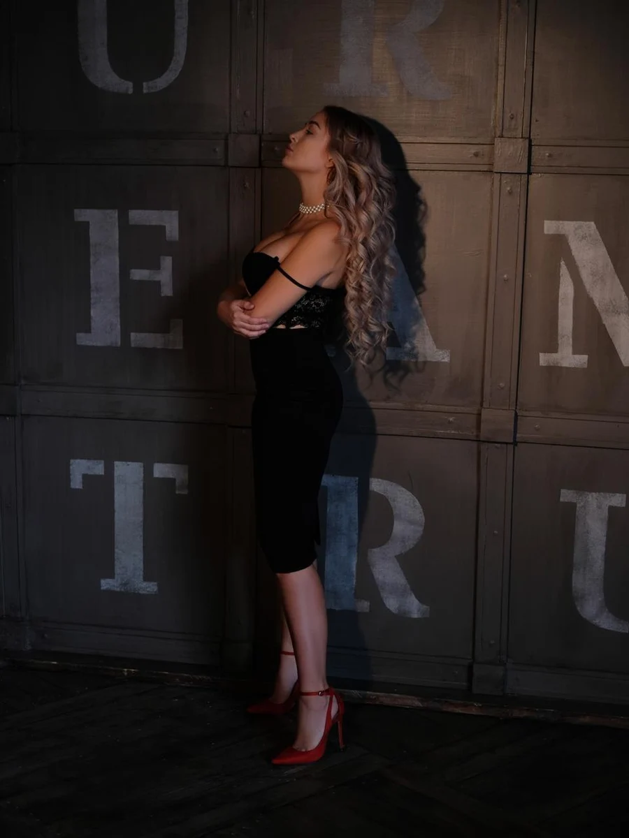 Sveta escort in Paris