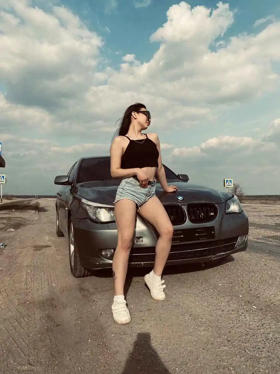 Violetta escort in Paris